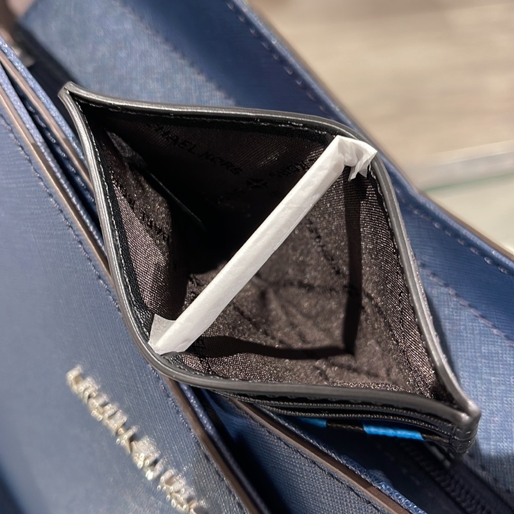 MICHAEL KORS MENS Cooper BLACK MLTI Graphic Logo Tall Card Case 

BLACK MULTI - Picture 9 of 16